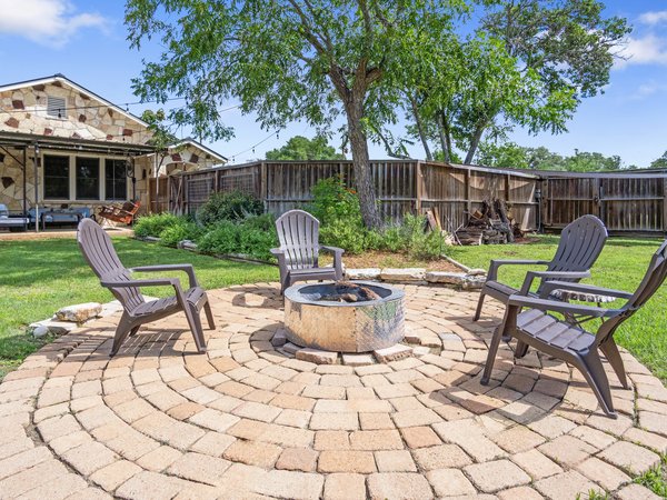 Backyard fire pit